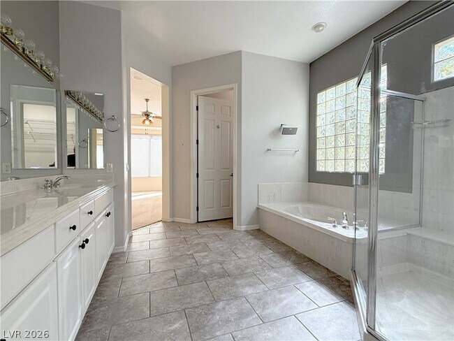 Building Photo - 2875 Scotts Valley Dr