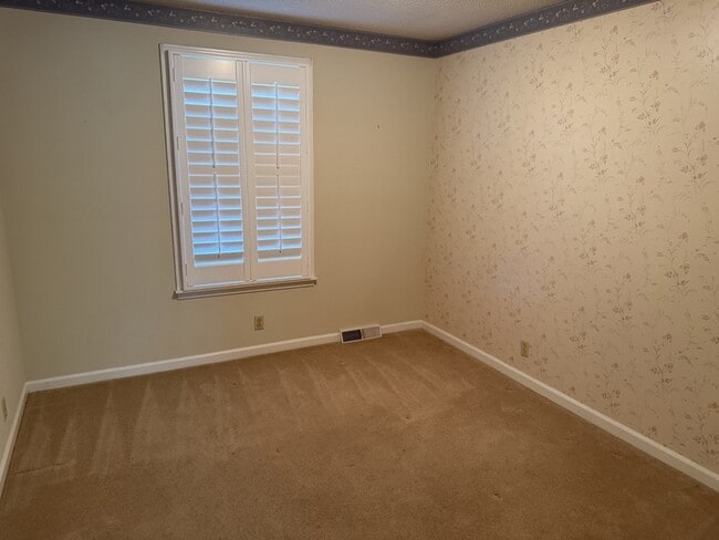 Building Photo - 412 Winwood Dr
