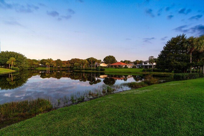 Building Photo - 18 Bristol Ln