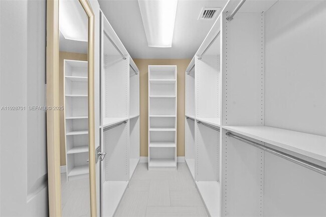 Building Photo - 4213 Bougainvilla Dr