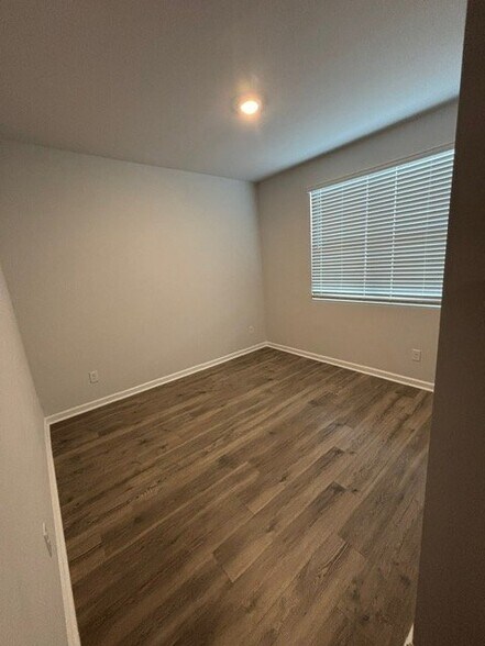 Building Photo - 416 Lauren Ln