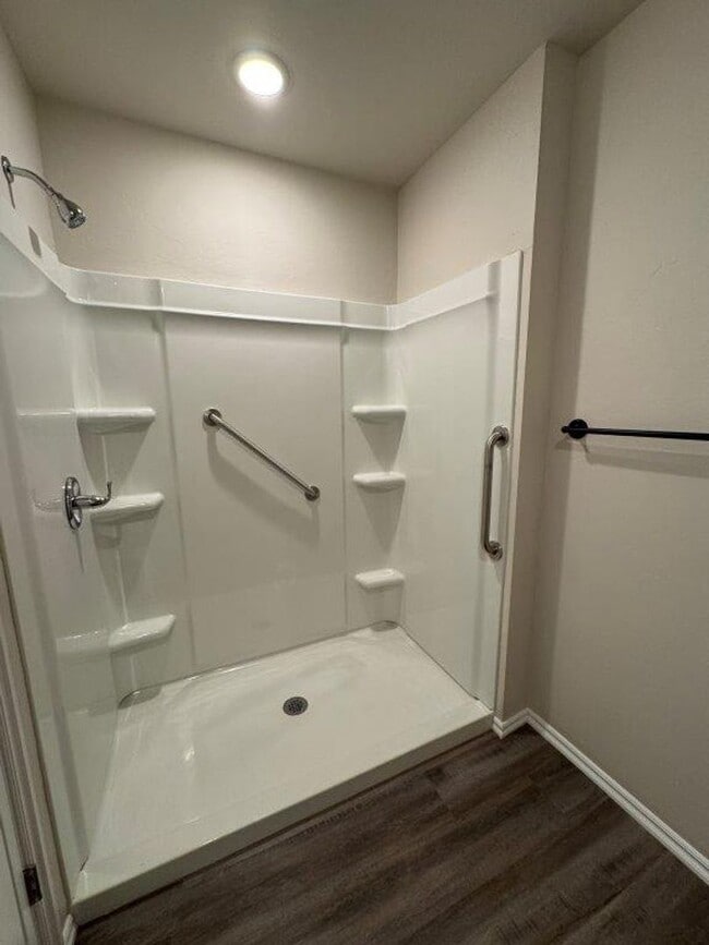 Building Photo - 55 and up community, 2 beds 1 bath all full size appliances included right in the heart of Newcas...