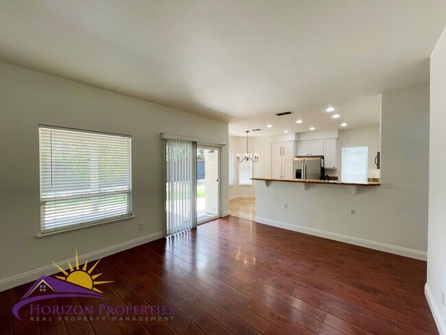 Building Photo - Spacious 5 Bed 3 Bath 2,136 Sq. Ft. Sheldon Pacific Home in Elk Grove