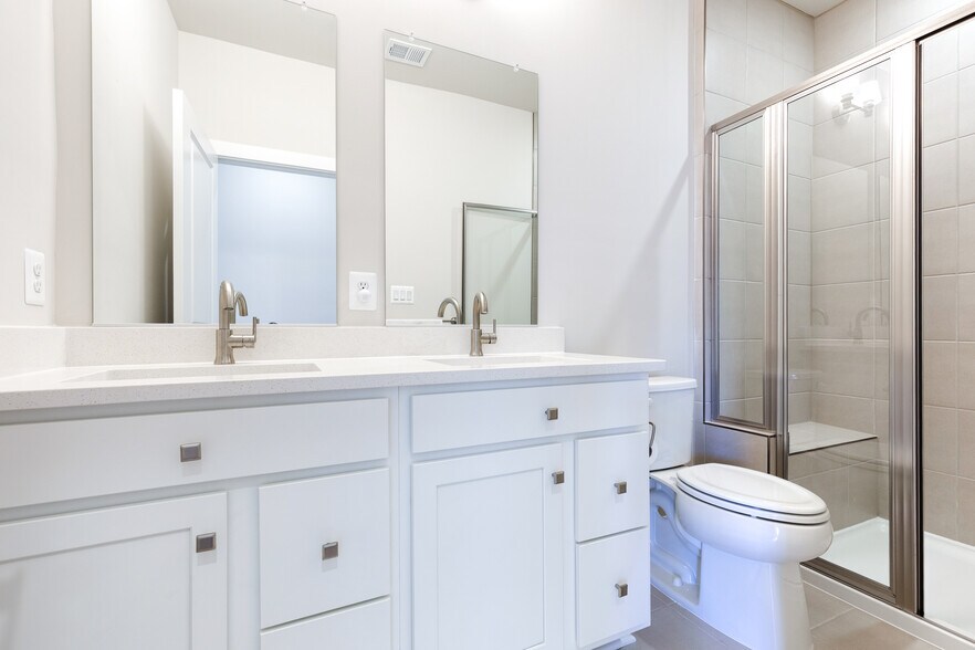 Building Photo - 200 Hickory Hollow Ct