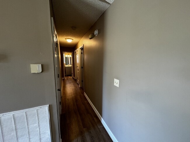 Building Photo - House for Rent