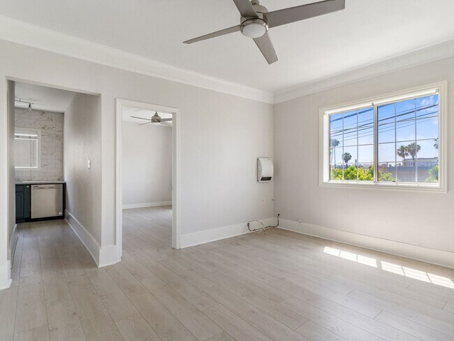 Building Photo - 338 - 350 E. 7th St.