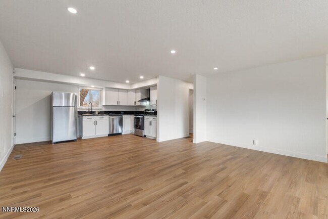 Building Photo - 655 Walker Ave