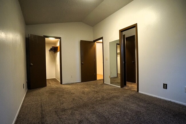 Building Photo - 3525 E 97th Pl