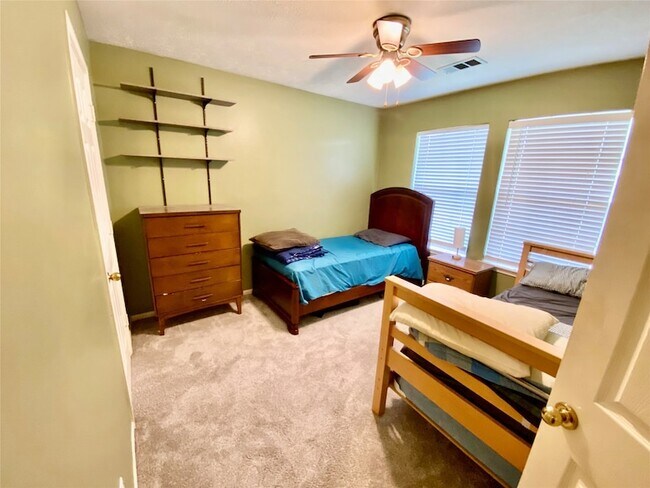 Building Photo - 7239 Brockington Dr