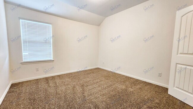 Building Photo - 3808 Hazelhurst Dr