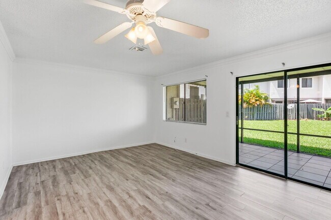 Building Photo - 2305 Seaside Dr