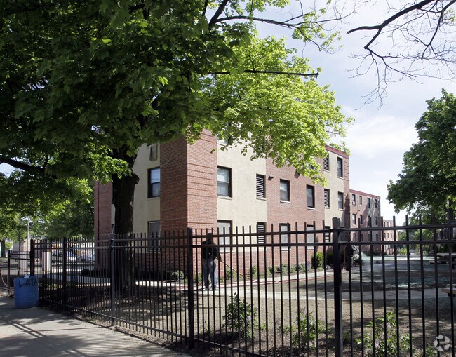Building Photo - Roger Williams Homes