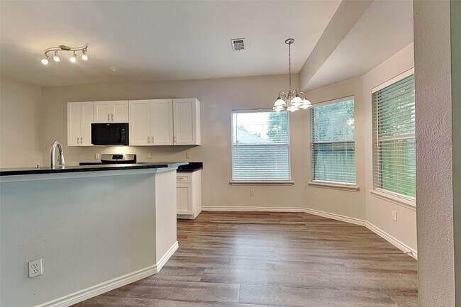 Building Photo - 10931 S Falls Terrace