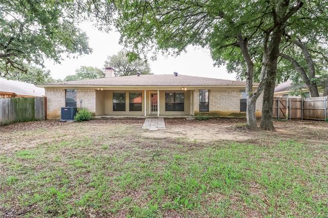 Building Photo - 708 Highland Park Dr