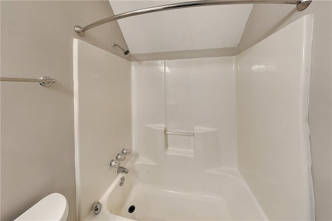 Building Photo - 125 Azalea Dr