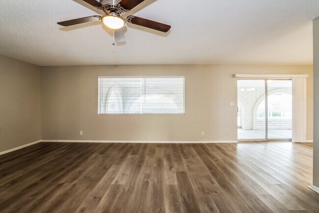 Building Photo - 6643 E Decatur St