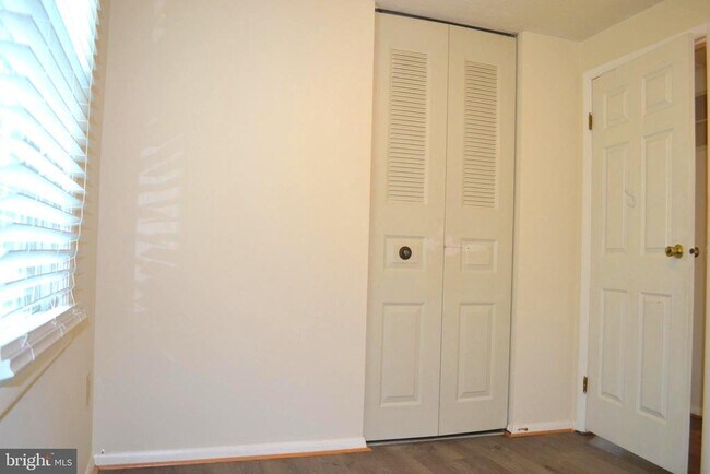 Building Photo - 16570 Sioux Ln