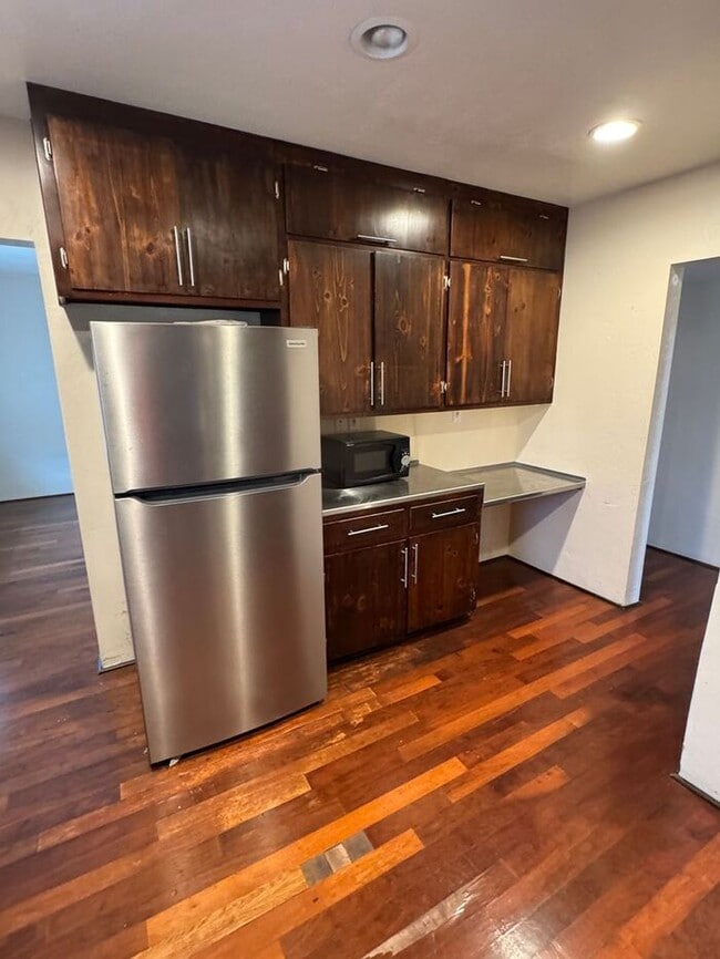 Building Photo - Prime Central Tucson Living: 3BD/2BA with Large Backyard – Mins to U of A & Banner