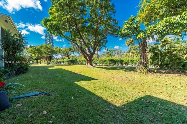 Building Photo - 2300 SW 22nd Ave