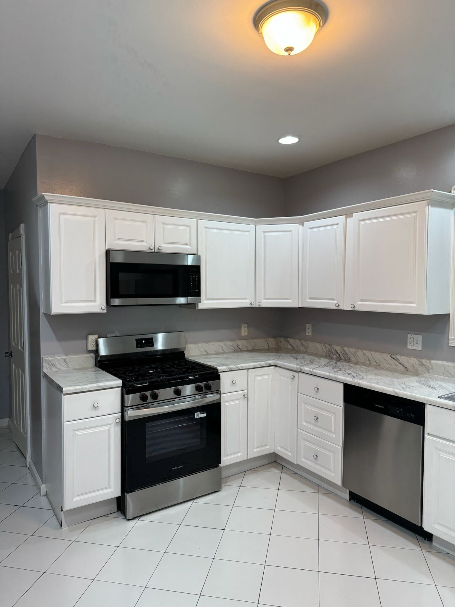 kitchen - 75 Lent St