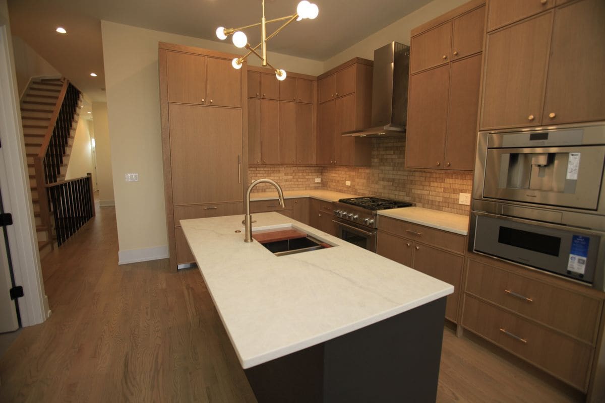 Building Photo - 1029 N Winchester Ave