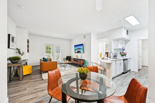 Building Photo - Stone Cliff Apartments