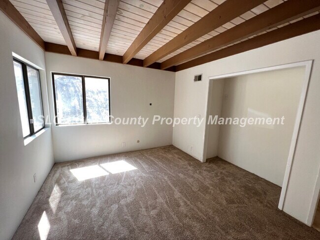 Building Photo - AVAILABLE MAY - Large 4 Bedroom / 3 Bathroom Home in Santa Margarita