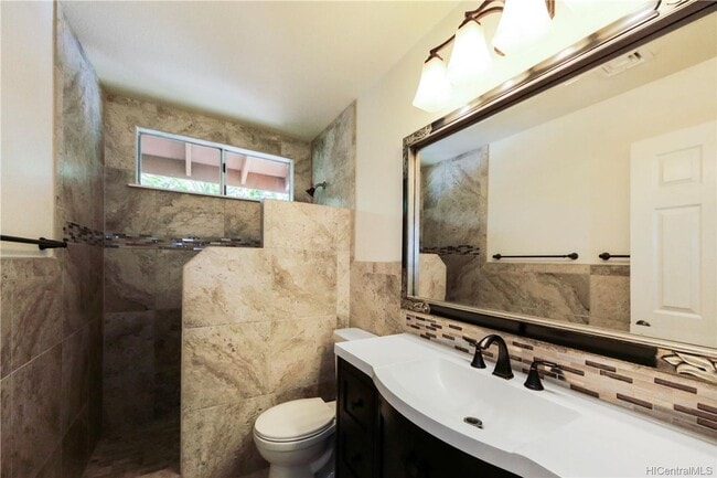 Building Photo - A?eloa, Kapolei - Single Family Home on the Golf Course