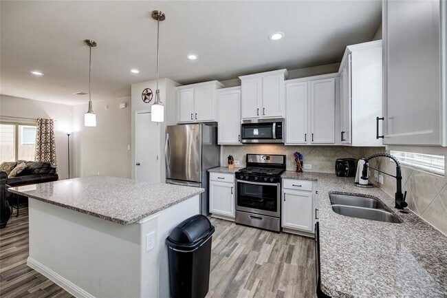 Building Photo - 128 Shearwater Ln