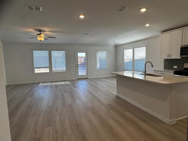 Building Photo - 1362 Los Olmos Ln