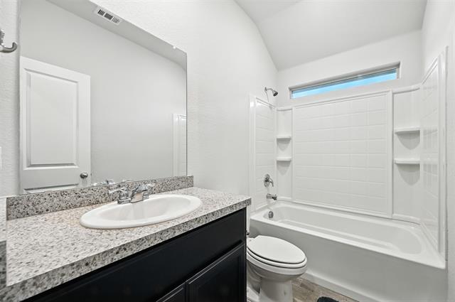 Building Photo - 516 Foxhunter St