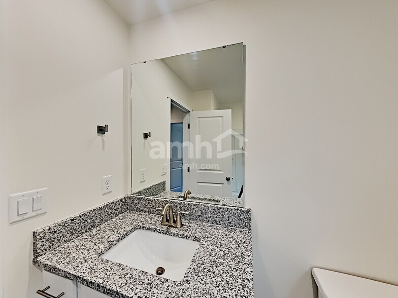 Building Photo - 33088 Naches Peak Ln