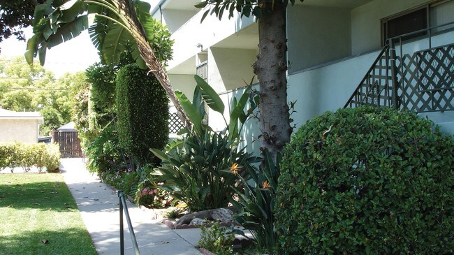 Building Photo - 383 W Alameda Ave
