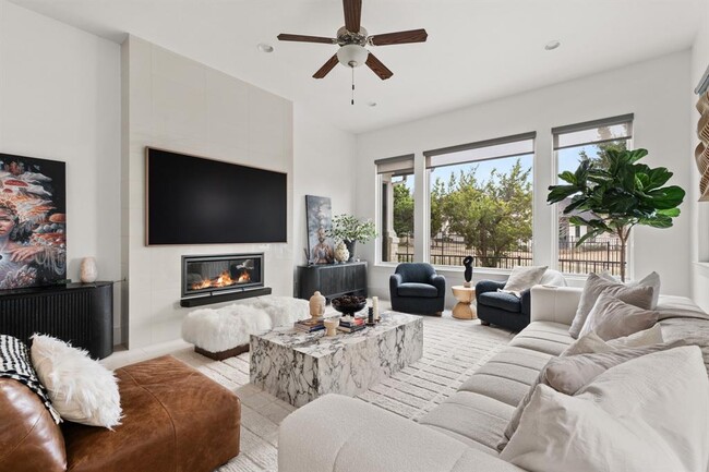 Building Photo - 702 Serene Estates Dr
