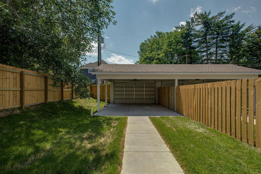 Building Photo - 808 Shelby Ave