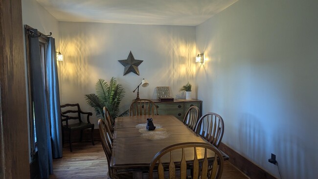 Building Photo - 170 E Main St