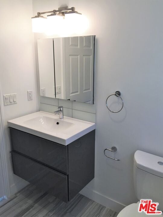 Building Photo - 8538 West Knoll Dr