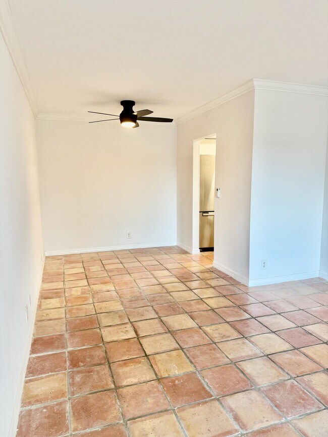 Building Photo - 1527 S Flagler Dr