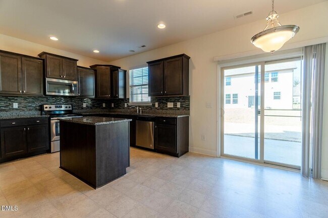 Building Photo - 508 Eagles Wy