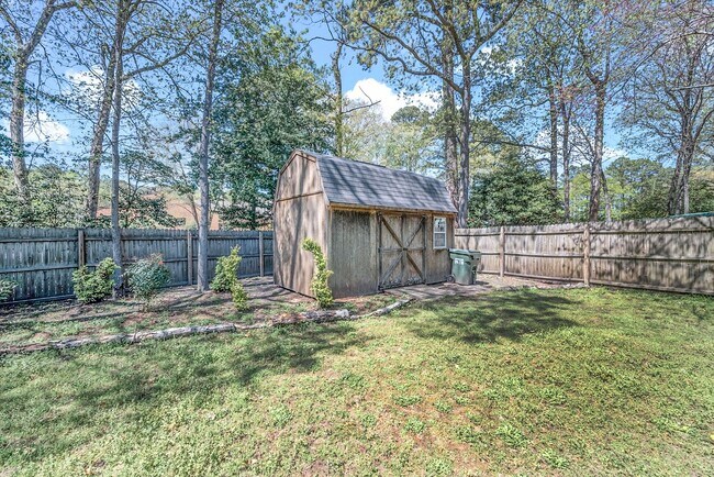 Building Photo - 304 Lynn's Way Yorktown VA 23962: Freshly Painted Updated Photos Coming !