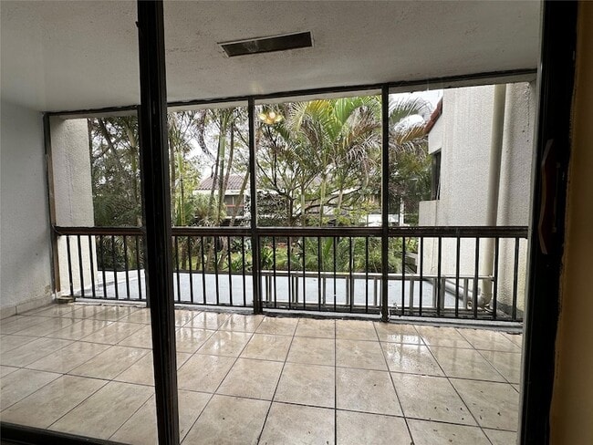 Building Photo - 6630 Racquet Club Dr