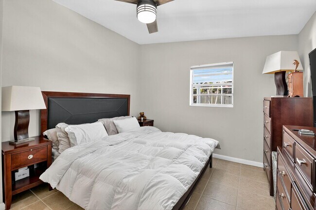 Building Photo - 310 Glen Arbor Terrace