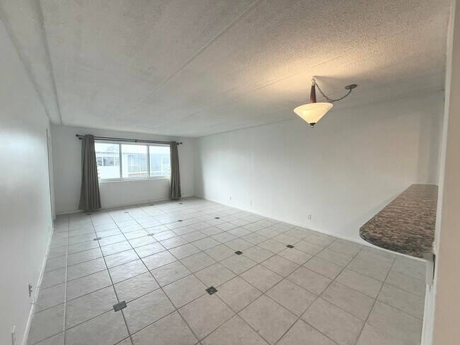 Building Photo - 4500 N Flagler Dr