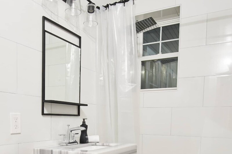 Building Photo - 301-309 4th Ave