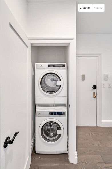 Building Photo - 826 9th Ave