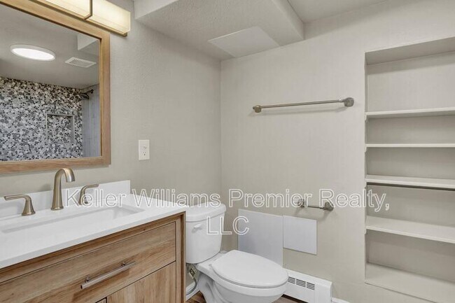 Building Photo - 730 North Meade Ave