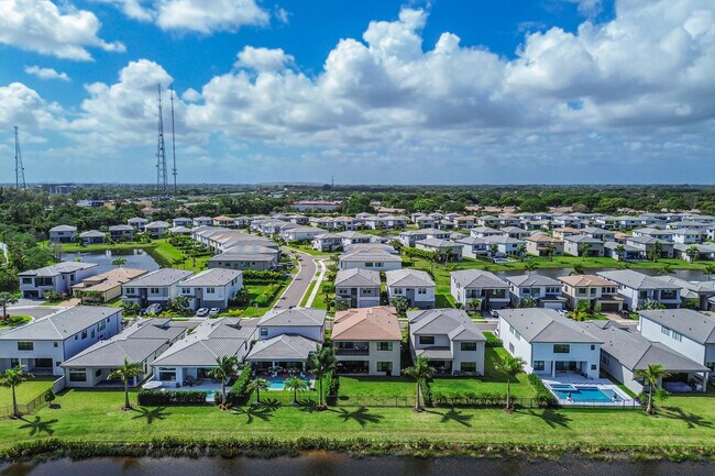 Building Photo - 8283 Royal County Down Rd