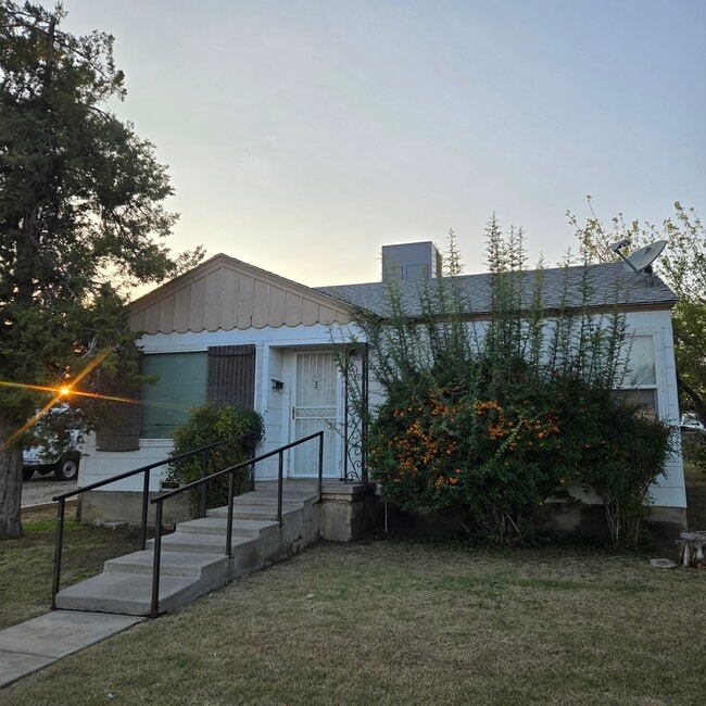 Building Photo - 3 Hillcrest St