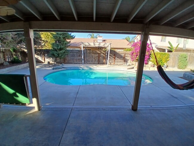 Building Photo - 1842 Santa Maria Ave