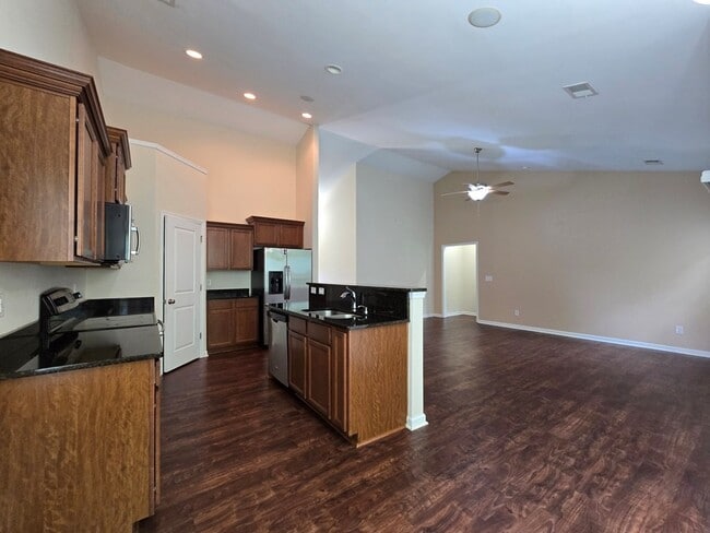 Building Photo - 1833 Talisker Dr